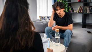 Bipolar disorder: Myths vs. realities about the chronic mood swings - Featured image