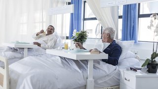 What potential donors need to know about living kidney donation - Featured image